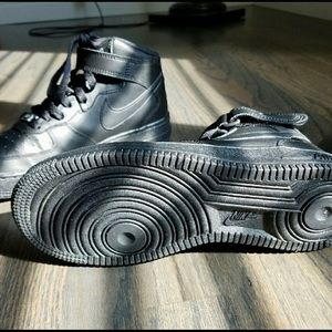 [SOLD ON DEPOP] Nike Air Force 1 Mid-Top Sneakers